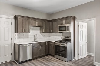 Building Photo - 249 N Mulberry St