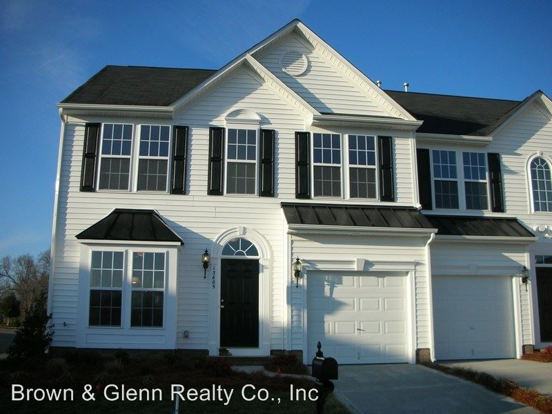 Foto principal - 13605 Waterplace Ln