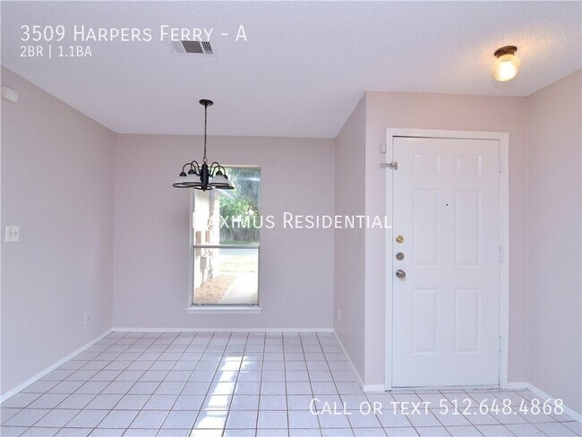 Building Photo - Private, Well-Mainted 2/1.5 duplex in desi...