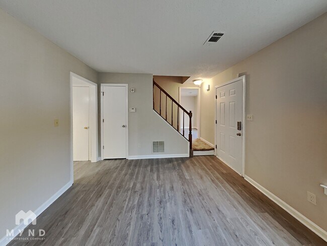 Foto del edificio - 5561 Northcut Dr