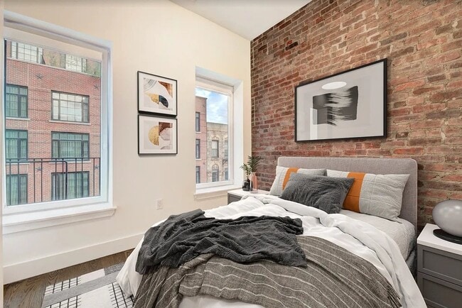 Building Photo - 248 Mott St