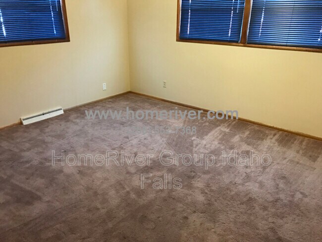 Building Photo - 930 Koster Ave