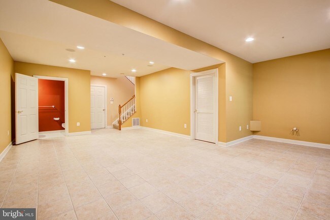 Foto del edificio - 1602 Regent Manor Ct