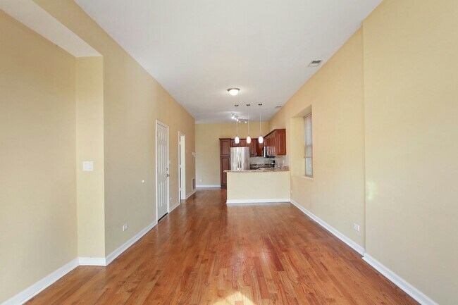 Building Photo - 4527 S St Lawrence Ave