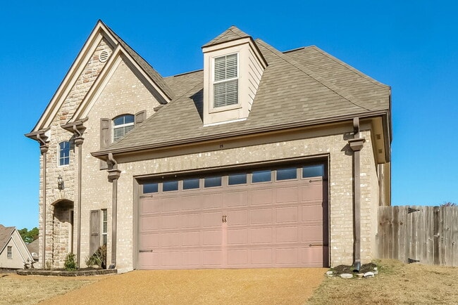 Building Photo - 15 Willow Springs Ln