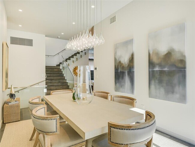Foto del edificio - 1107 W 31st St