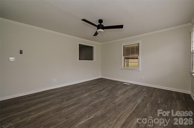 Building Photo - 1640 Eaves Rd