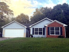 Building Photo - 1119 Whisper Wind Dr
