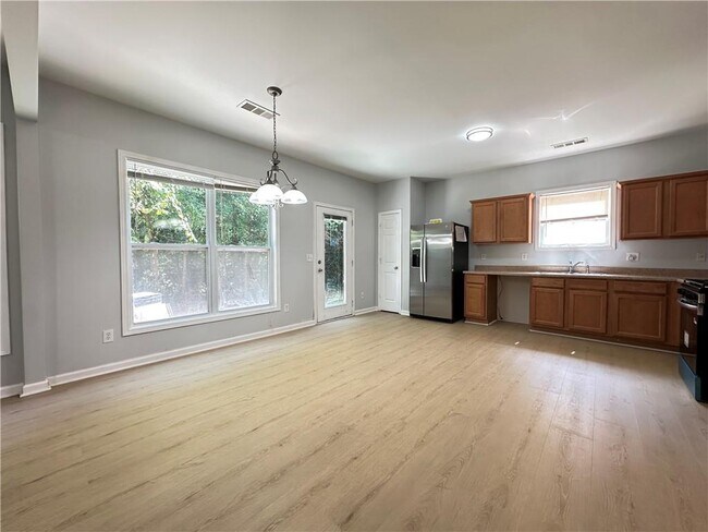 Foto del edificio - 2468 Worrall Hill Way