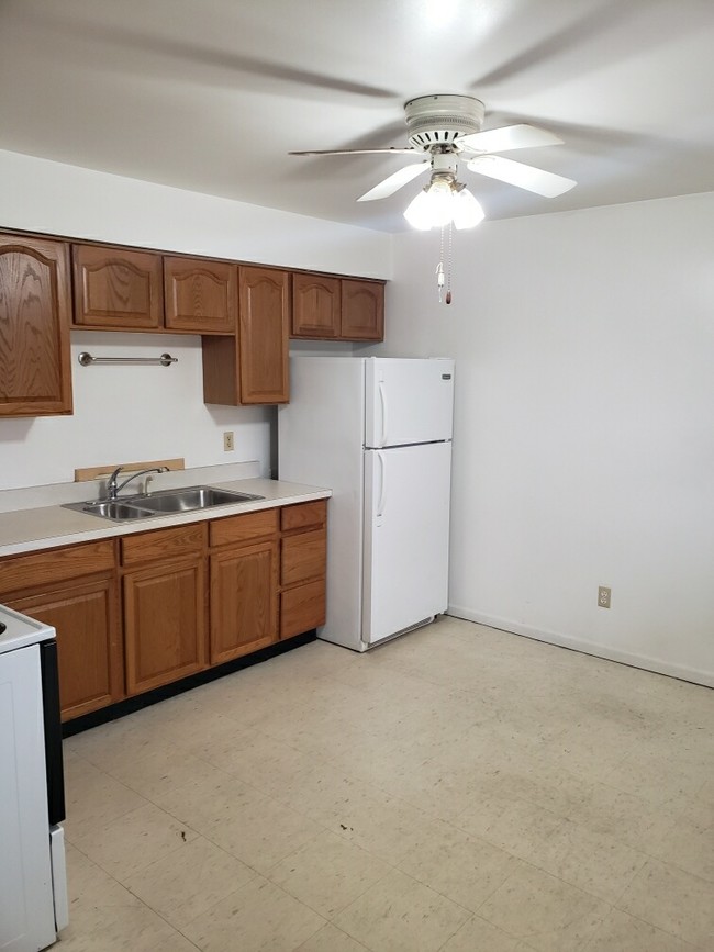 Building Photo - 6896 Old Porter Ct