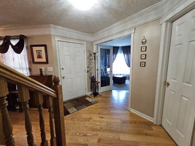 Foto del edificio - 4540 Redwood Vine Dr