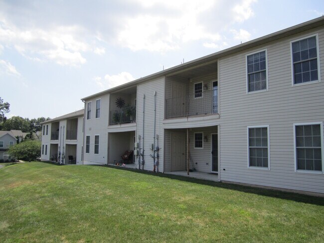 Foto del edificio - 134 Hiddenwood Dr
