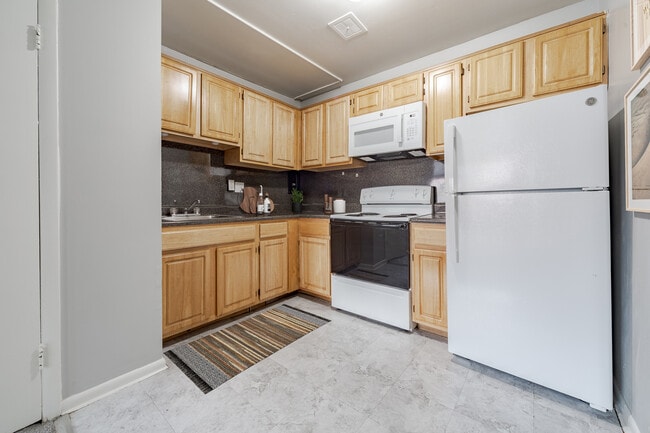 Building Photo - The Park Circle Apartments