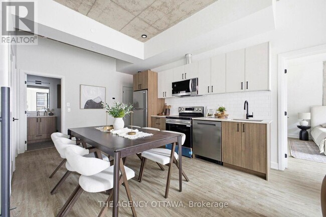 Building Photo - 56 Bayswater Ave