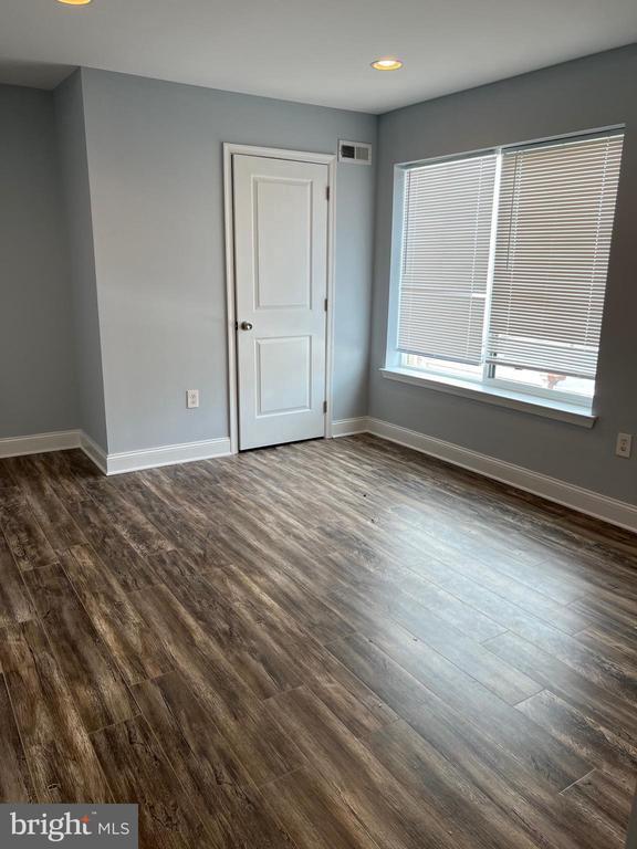 Foto del edificio - 1257 N Newkirk St