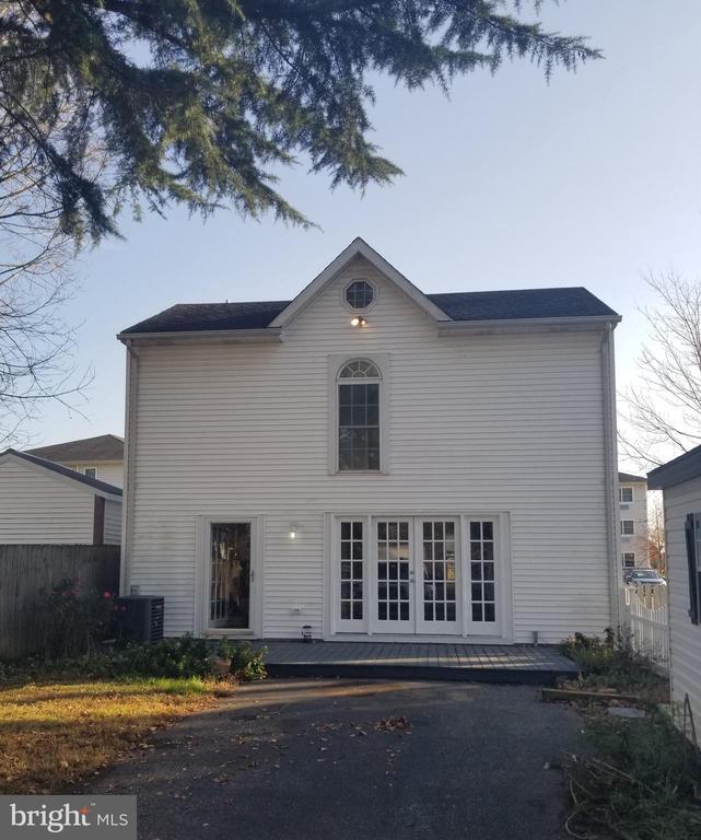 Primary Photo - 119 W Main St