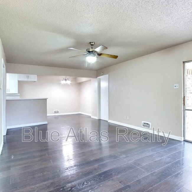 Building Photo - 9914 Brockbank Dr