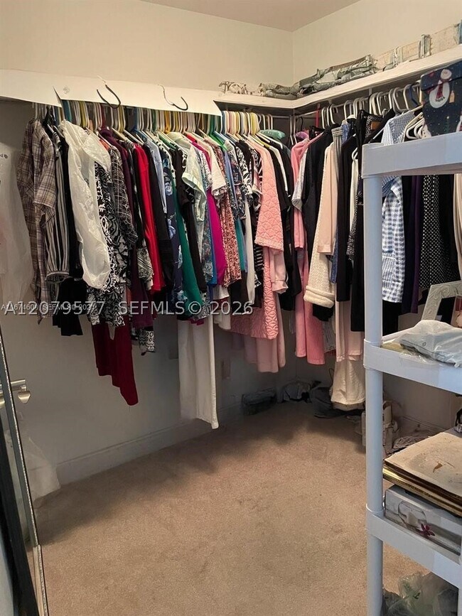Foto del edificio - 7355 SW 89th St