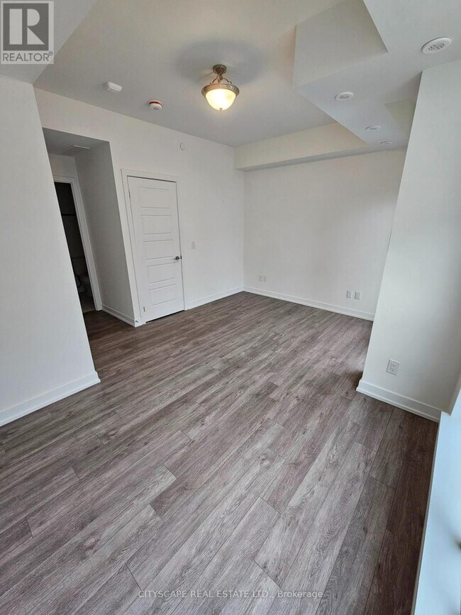 Photo du bâtiment - 861 Sheppard Ave W