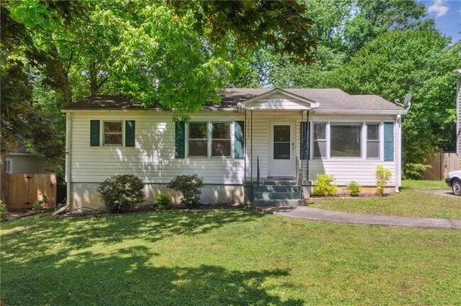 Photo - 1682 Bridgeport Dr NE House