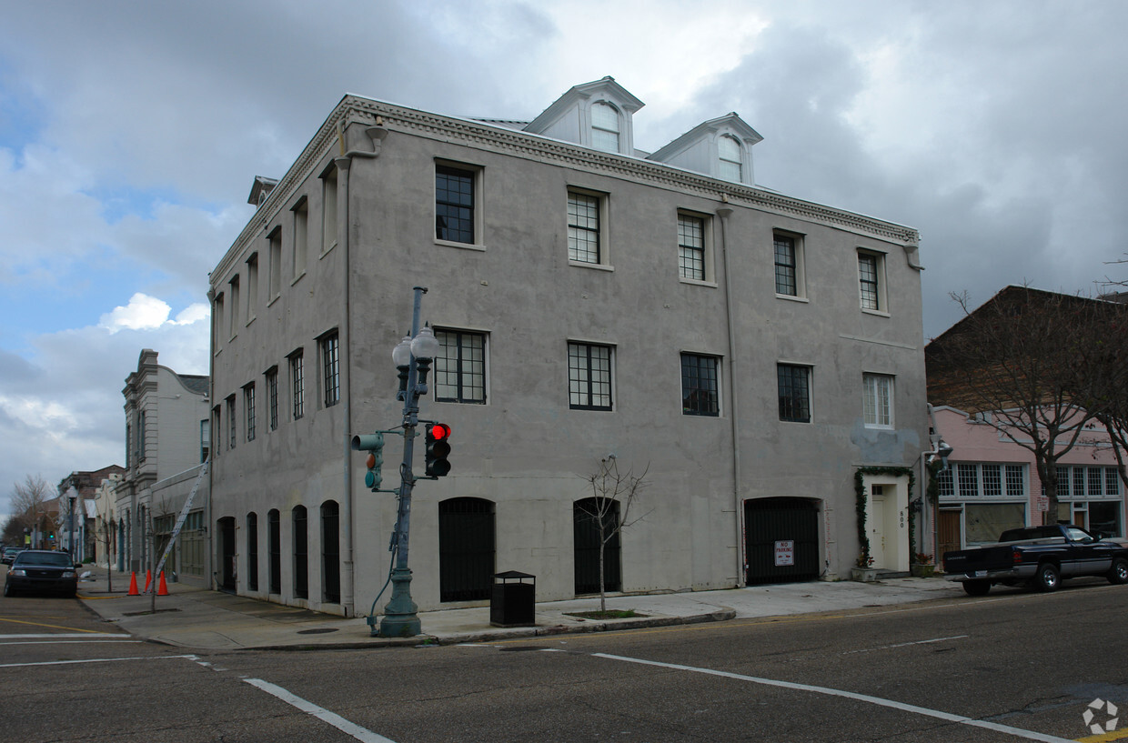 Foto principal - 800 Baronne St