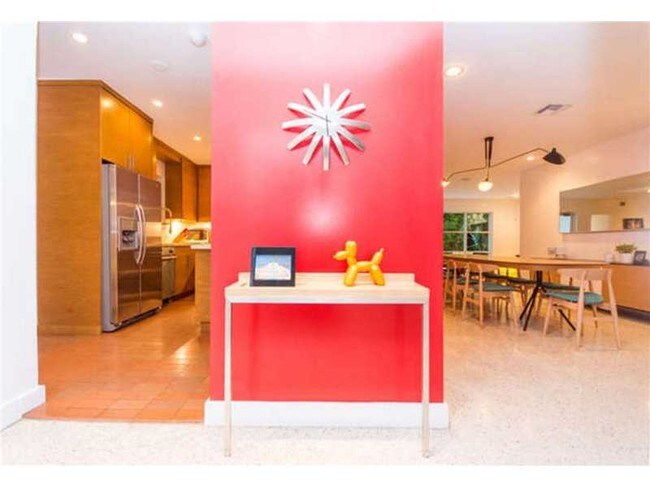 Foto del edificio - 5811 Lagorce Dr