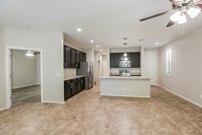 Foto del edificio - 1737 S Desert View Pl