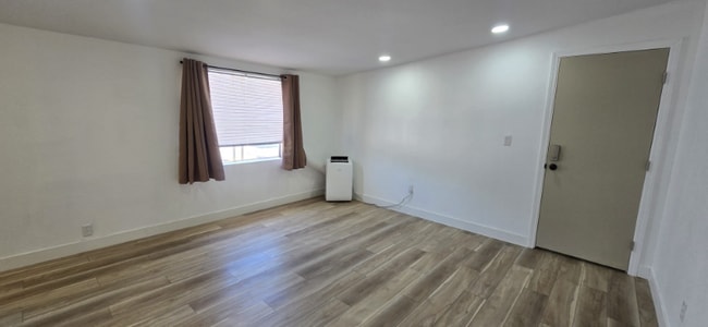 Foto del edificio - 1733 Ophir Dr