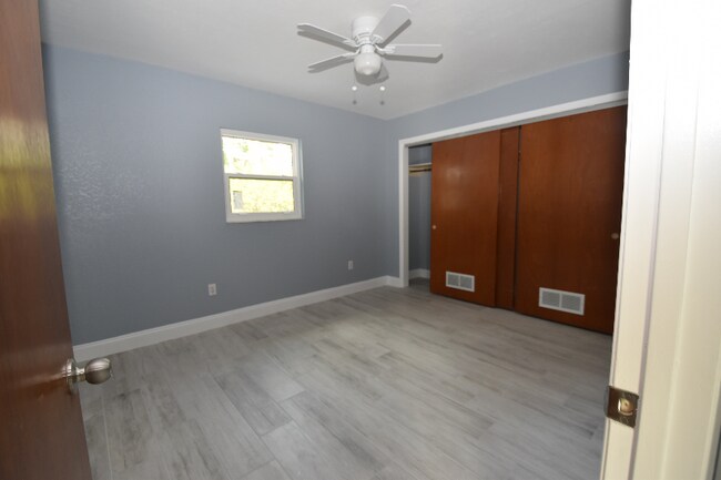 Building Photo - 1107 W Woodlawn Ave