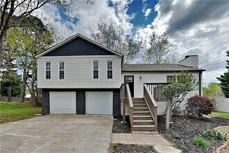 Building Photo - 107 Hartley Woods Dr