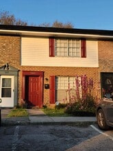 Building Photo - 1805 Tall Pines Cir