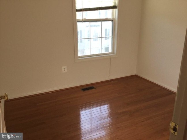 Building Photo - 4933 Lee Farm Ct