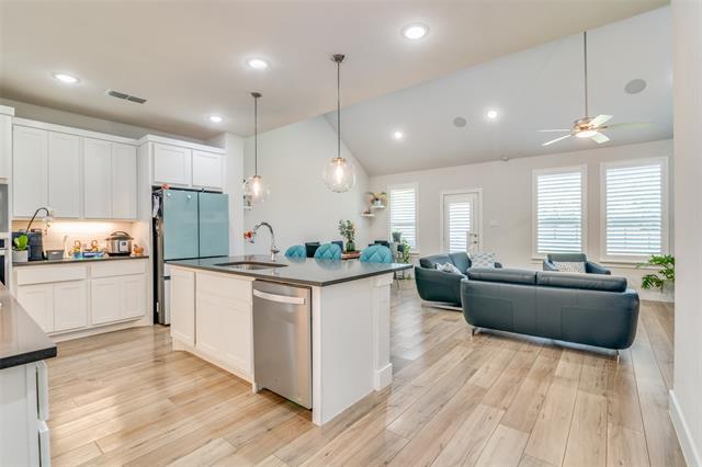 Building Photo - 519 Torrey Pines Cir