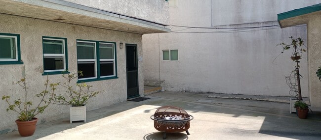 Building Photo - 1103 Monterey Blvd