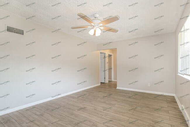 Building Photo - 765 Hazelvalley Dr
