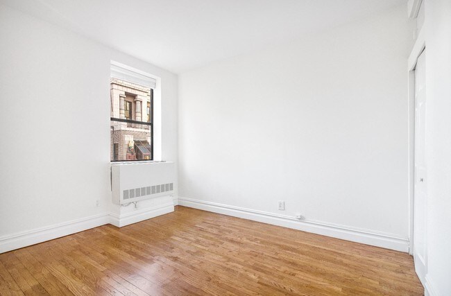 Building Photo - 154 W 70th St