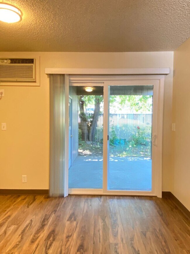 Foto del edificio - Cozy 2 Bedroom, 1 Bathroom Apartment in The Dalles