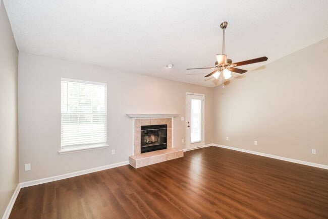Building Photo - 3123 Olde Sutton Parke Dr
