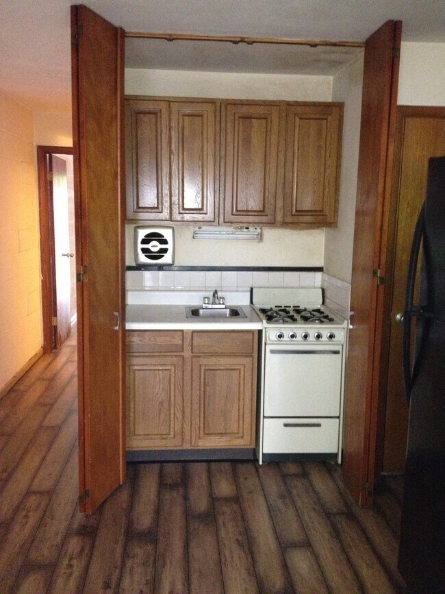 Foto del edificio - 1BR/1BA Unit in Great Location Close to Downtown & Schools! AVAIL. AUG 1, 2026