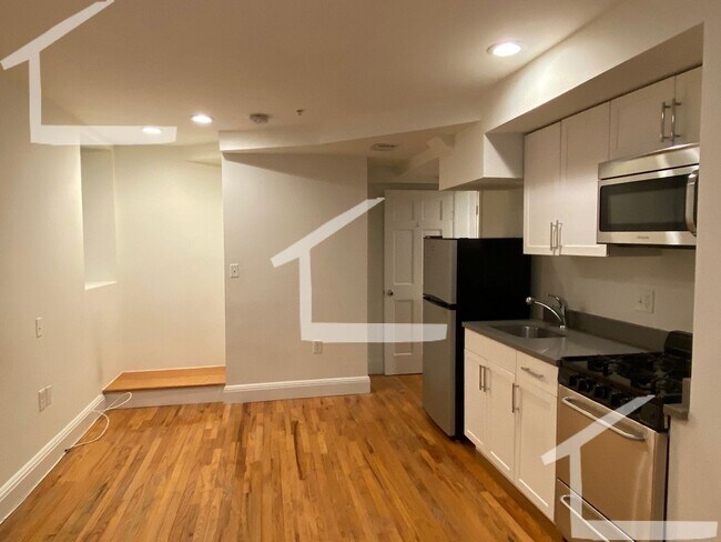 Foto del edificio - Inexpensive Allston Studio Apt!!