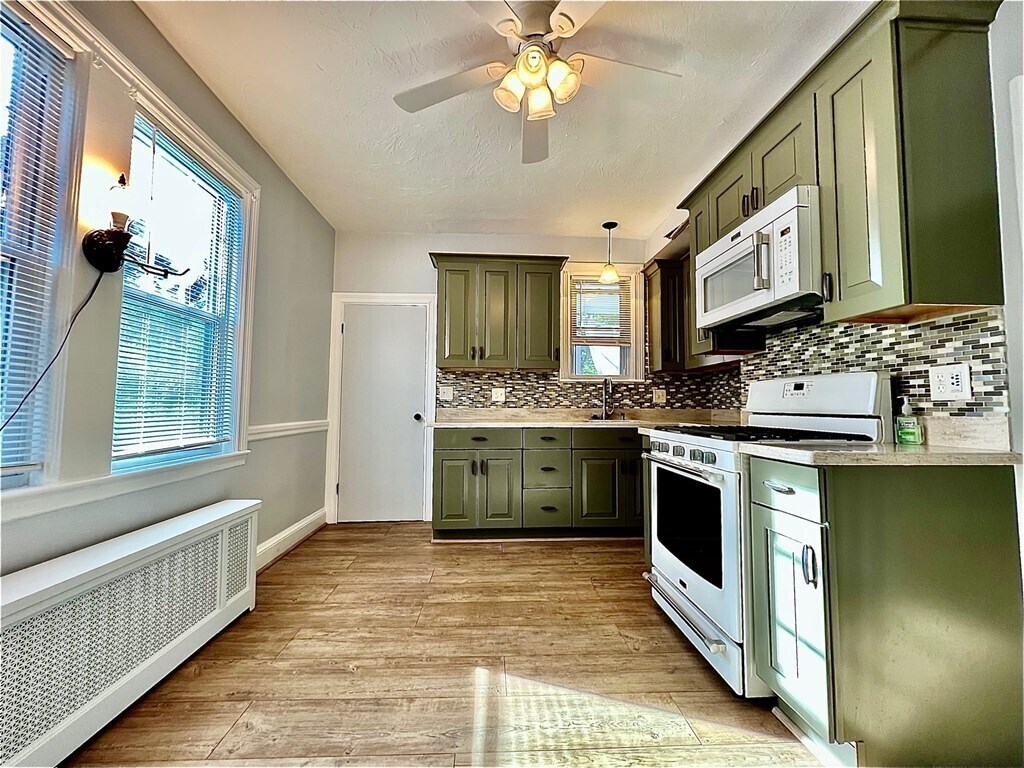 Primary Photo - 68 Sherwood St
