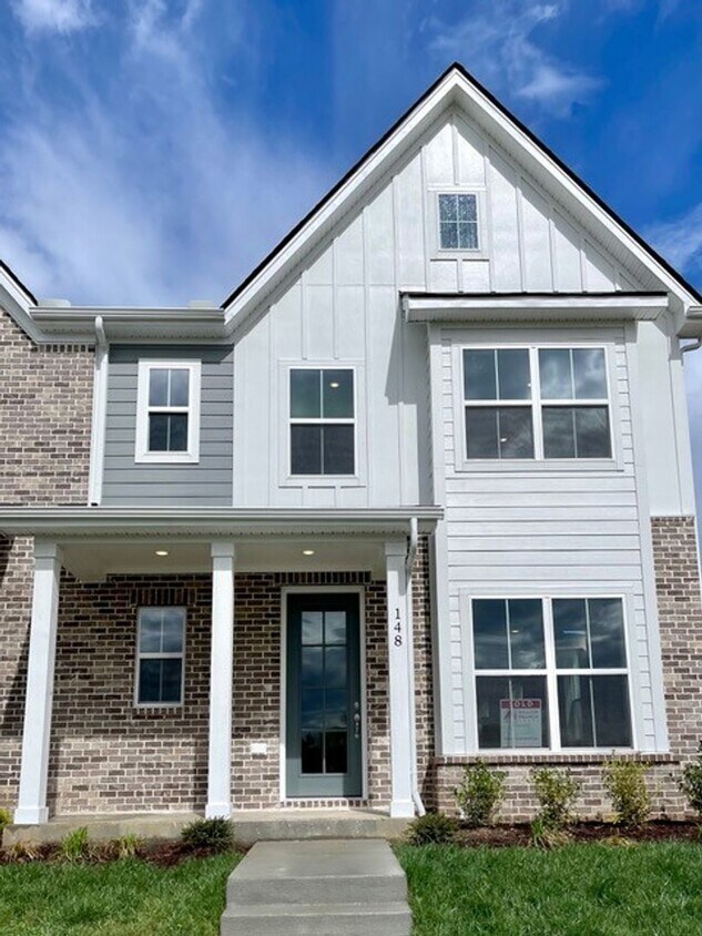 Primary Photo - 3 Bed, 2.5 Bath Home w/ 2 Car Garage