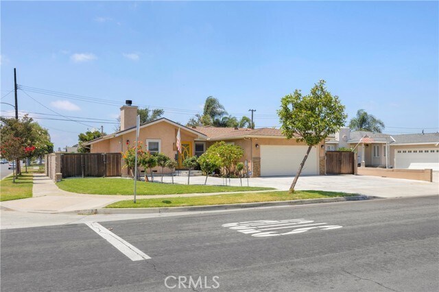 Building Photo - 1521 S Dallas Dr