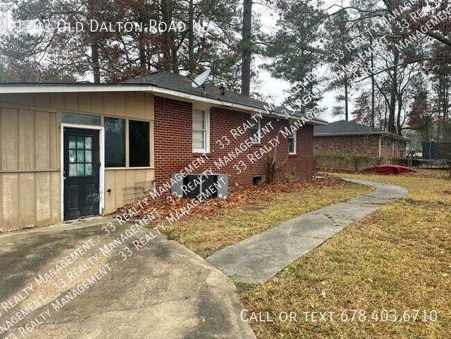 Building Photo - Spacious Brick RANCH style home in rural R...