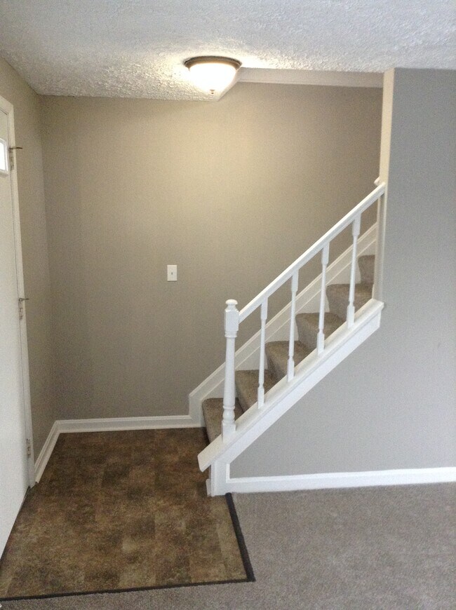 Foto del edificio - 4585 Lakeland Dr