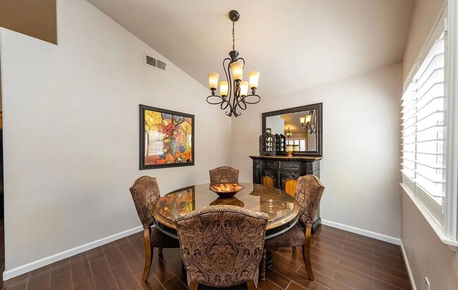 Foto del edificio - 3 BR 2.5 BA available soon