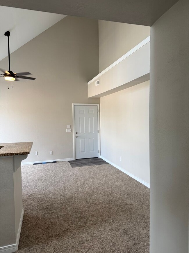 Building Photo - Stylish 1-Bed Retreat with Vaulted Ceiling...