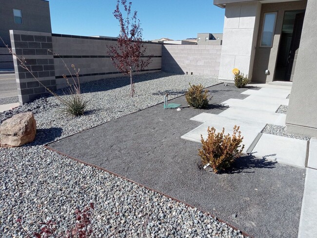 Foto del edificio - *** Stunning 3 bed-2 bath MODERN home in R...