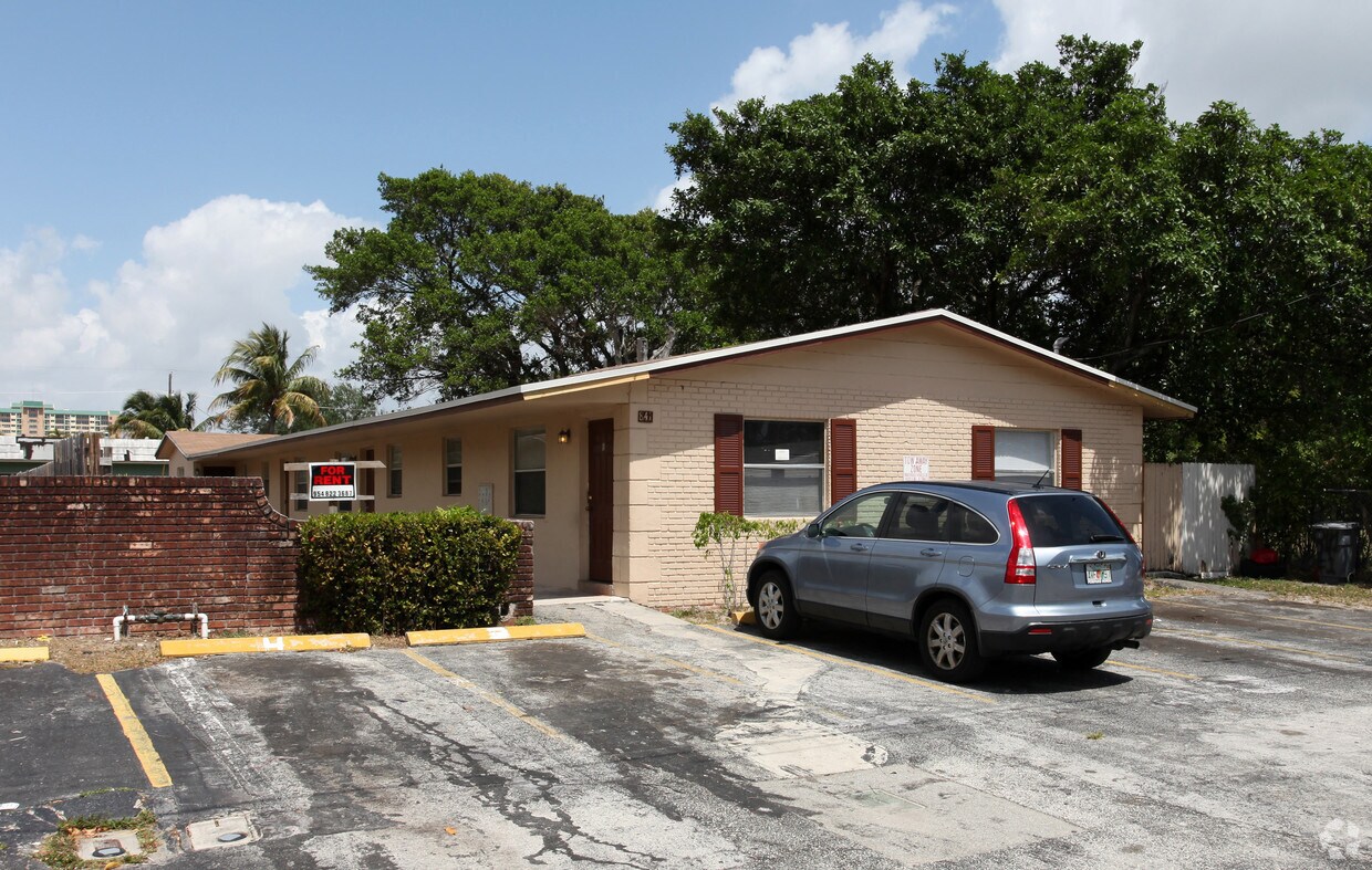 Primary Photo - 841 SW 10th St