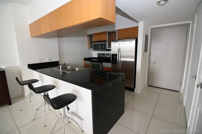 Building Photo - 1750 N Bayshore Dr 3612 Miami Fl 33132
